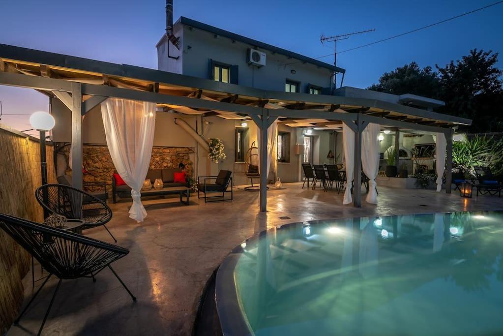 Villa Casa Del Miele, private pool, BBQ, mountain view. Alikianos Esterno foto