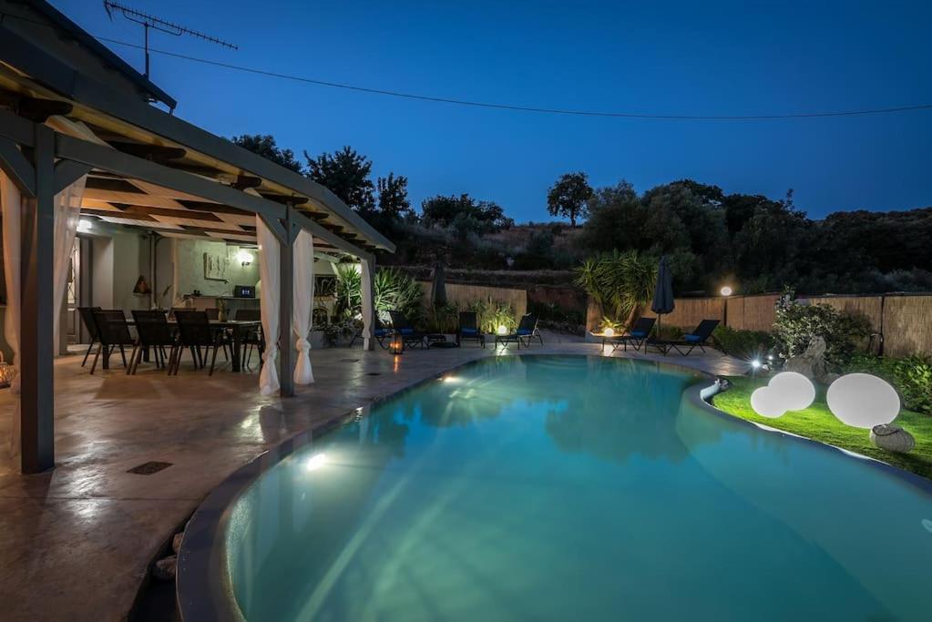 Villa Casa Del Miele, private pool, BBQ, mountain view. Alikianos Esterno foto