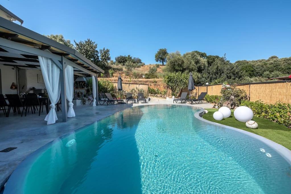 Villa Casa Del Miele, private pool, BBQ, mountain view. Alikianos Esterno foto
