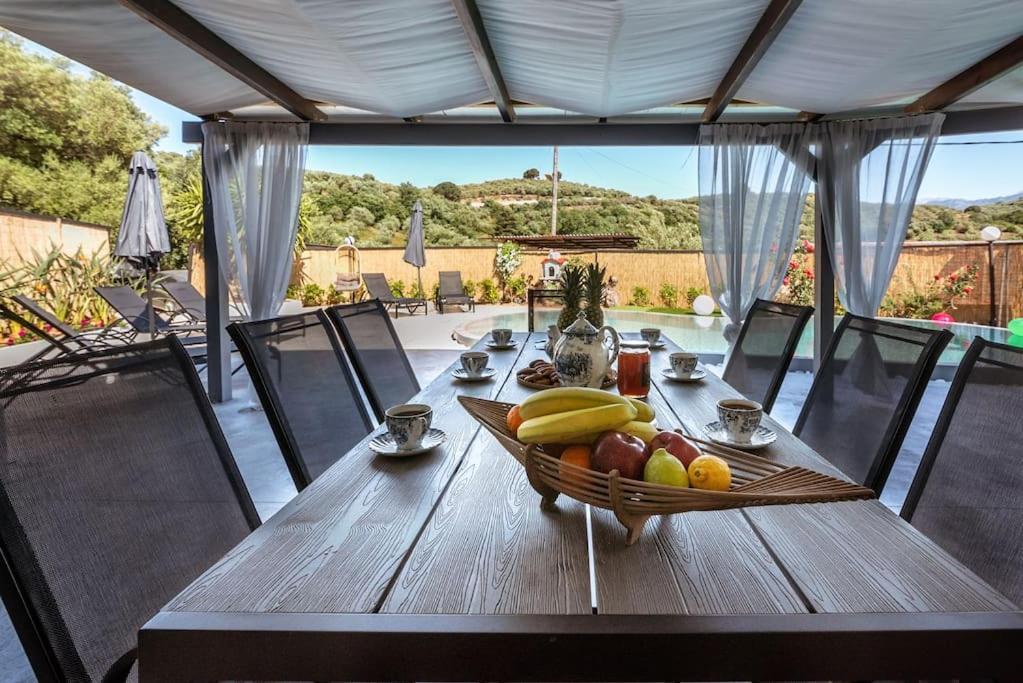 Villa Casa Del Miele, private pool, BBQ, mountain view. Alikianos Esterno foto